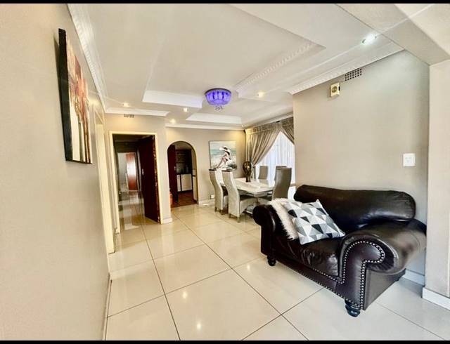 4 BEDROOM HOUSE FOR SALE IN VANDERBIJLPARK SE 6